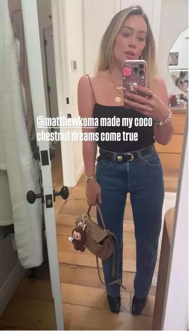 Hilary Duff Nangis Kopi Tumpah ke Tas