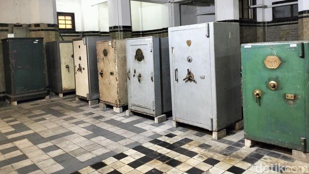 Koleksi brankas di Museum Mandiri, Jakarta Barat Koleksi brankas di Museum Mandiri, Jakarta Barat