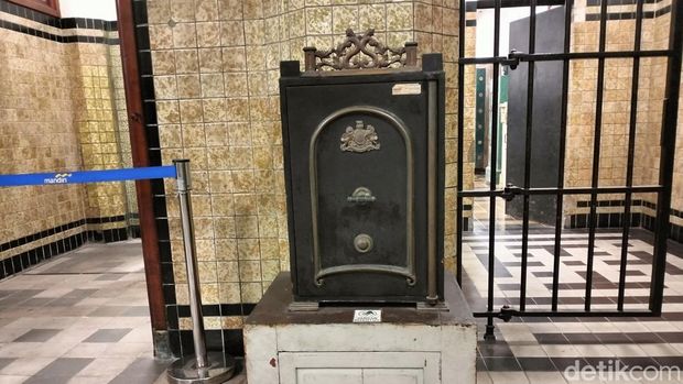 Koleksi brankas di Museum Mandiri, Jakarta Barat Koleksi brankas di Museum Mandiri, Jakarta Barat