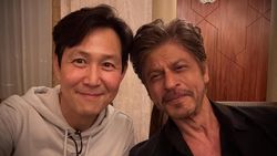 Pose Lee Jung Jae Bareng Artis Dunia: Raline Shah hingga Shah Rukh Khan