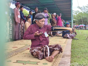 Ribuan Altet Adu Ketangkasan di Gladhen Hageng Jemparingan Kulon Progo
