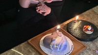 Medina Dina belakangan ini viral karena diisukan memiliki hubungan spesial dengan aktor Gading Marten. Namun Medina menepis isu tersebut. Foto: Instagram/@medinamedinaaa