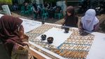 Membatik di Kain 116 Meter Rayakan 16 Tahun Batik diakui UNESCO Membatik di Kain 116 Meter Rayakan 16 Tahun Batik diakui UNESCO