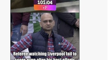 Liverpool kalah 2-3 dari Brentford meskipun sepertinya dibantu wasit. Foto: X.com