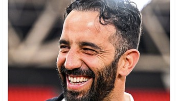 Setelah 9 laga di Liga Inggris, MU sukses menyalip Liverpool. Foto: X.com