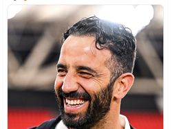 Meme Kocak MU Salip Liverpool yang Kalah Terus