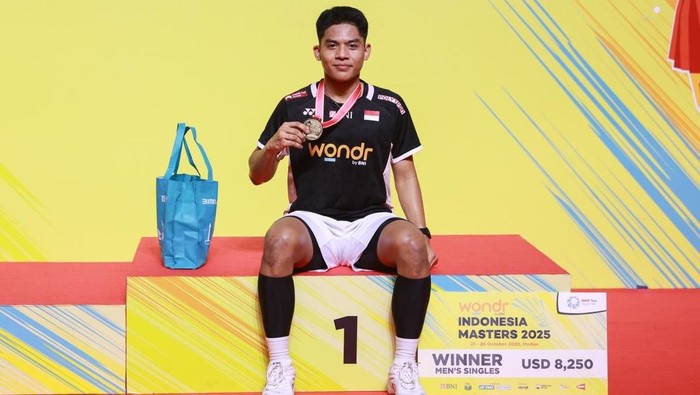 Mohammad Zaki Ubaidillah Pebulutangkis putra Indonesia Mohammad Zaki Ubaidillah gembira bisa merebut gelar Indonesia Masters Super 100.