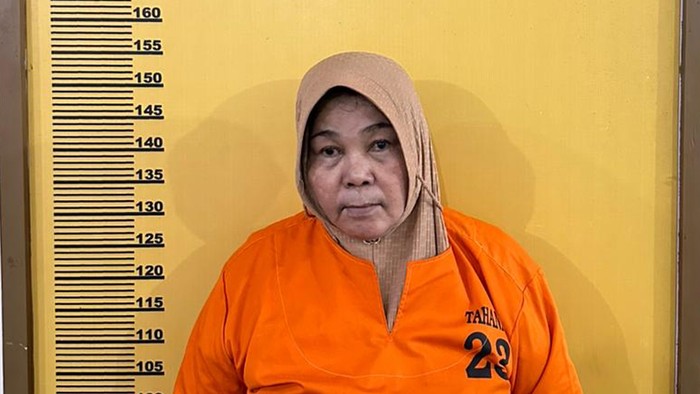 Nurhasanah alias Mak Gadih gembong narkoba di Inhu, Riau, siap diadili di kasus TPPU. Nurhasanah alias Mak Gadih gembong narkoba di Inhu, Riau, siap diadili di kasus TPPU.