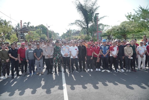Pemkab Bangli Gotong Royong Bersih-bersih Sungai