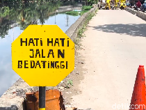 Video Warga Ingin Jalan Tinggi Sebelah di Jakut Segera Diperbaiki