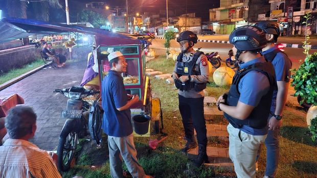 Polres Rohul juga menggelar patroli dengan sasaran sejumlah tempat keramaian Polres Rohul juga menggelar patroli dengan sasaran sejumlah tempat keramaian, pada Sabtu (25/10/2025) malam.