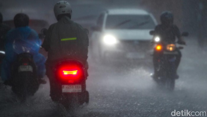 Perkiraan Cuaca Jawa Timur 29 Oktober 2025, Pacitan Hujan Sedang