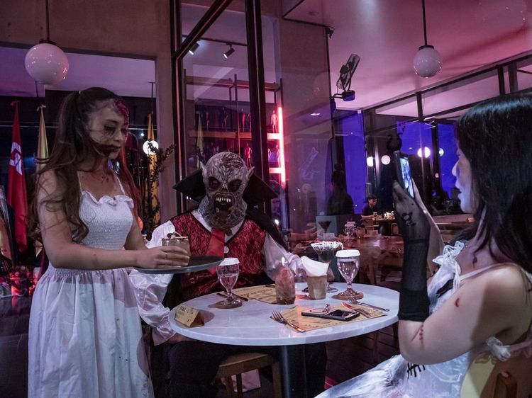 Sensasi Horor dan Seni di Kafe Bandung Barat Sambut Halloween