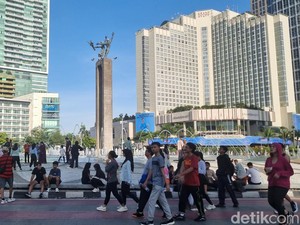 Warga Tetap Olahraga di Bundaran HI Meski CFD Ditiadakan: Yang Penting Sehat