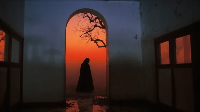 Cuplikan adegan dalam film horor The Visitor.