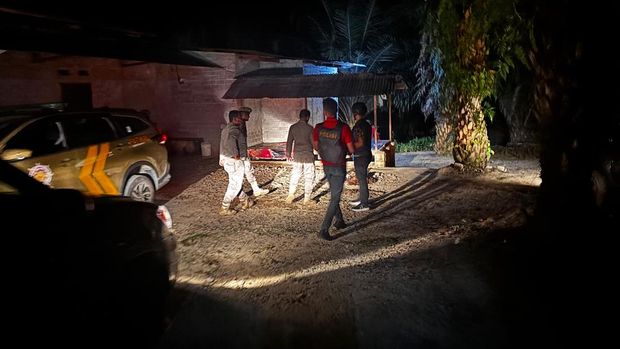 Tim RAGA Polres Kuansing patroli menyasar sejumlah kafe remang-remang. Patroli juga digelar di wilayah Kuantan Singingi (Kuansing) yang dipimpin langsung oleh Kapolres AKBP Raden Ricky Pratidiningrat. Patroli menyasar kafe remang-remang, pada Minggu (25/10/2025) malam.