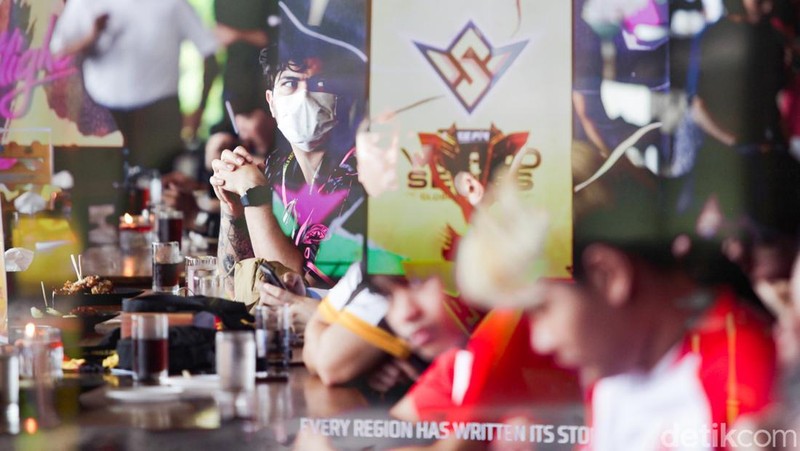 Seluruh tim eSport Free Fire sudah tiba ke Jakarta menjelang Free Fire World Series (FFWS) Global Finals 2025. Mereka siap bertanding akhir bulan ini, Senin (27/10/2025).