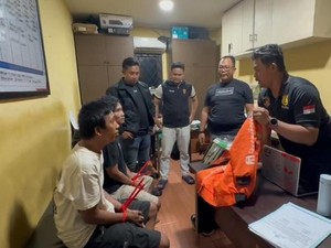 Polisi Tangkap Duo Maling Motor Pura-pura Jadi Kurir di Jakbar