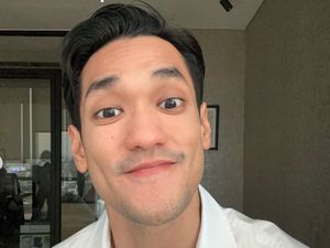 Gaya Afgan Pamer Foto Tanpa Kacamata, Curi Atensi