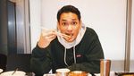 Seru! Pose Afgan Ketika Ngopi Santai hingga Nikmati BBQ Korea Seru! Pose Afgan Ketika Ngopi Santai hingga Nikmati BBQ Korea