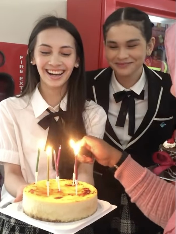 Aliando Syarief mendapat kejutan ulang tahun dari Richelle Skornicki.