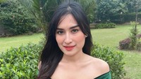 Dalam akun Instagram pribadinya, Angbeen Rishi mengunggah foto kembali ke dunia akting. 7 tahun vacum acting terus sekarang acting lagi rasanya jadi mengigat masa-masa ABG. Jadi cocok masak apa acting aja Bunnss, tanya Angbeen Rishi dilihat Senin (27/10/2025). Foto: Instagram @angbeenrishi