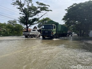 Pantura Pati Kebanjiran Pagi Ini, Lalu Lintas Merayap