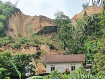 Video: Tebing Batu Kapur Longsor Hantam 3 Rumah di Banyumas