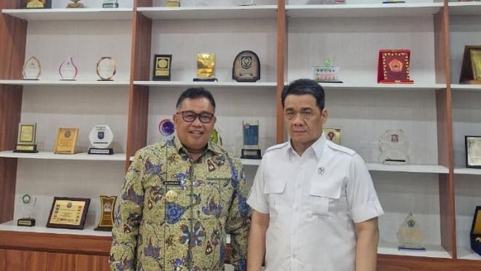 Bupati Takalar Mohammad Firdaus saat menemui Wamendes PDT Ahmad Riza Patria di Kantor Kemendes PDT, Jakarta. Dokumen Istimewa Bupati Takalar Mohammad Firdaus saat menemui Wamendes PDT Ahmad Riza Patria di Kantor Kemendes PDT, Jakarta. Dokumen Istimewa