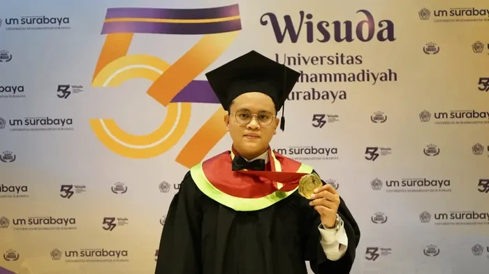 Cerita Zakky Al Abror, Mahasiswa FK UM Surabaya Raih IPK Sempurna 3,99 Cerita Zakky Al Abror, Mahasiswa FK UM Surabaya Raih IPK Sempurna 3,99