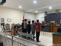 5 Mahasiswa Terdakwa Ricuh May Day Semarang Divonis Penjara 2 Bulan 16 Hari