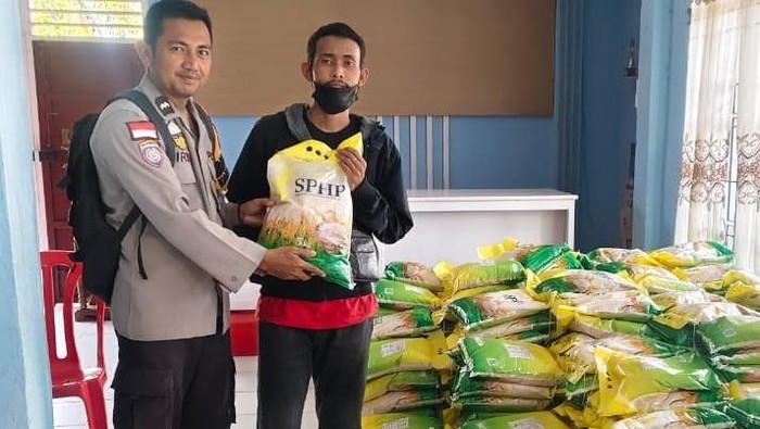 Gerakan Pangan Murah di Kepulauan Meranti, Riau, menyalurkan 98 ton beras SPHP. Gerakan Pangan Murah di Kepulauan Meranti, Riau, menyalurkan 98 ton beras SPHP.