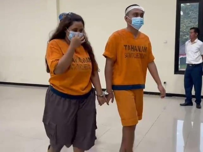 Kakak paksa adik nyabu di Malang HL alias Koko (28) dan istrinya DA (30) yang memaksa adik perempuannya nyabu saat di Polres Malang