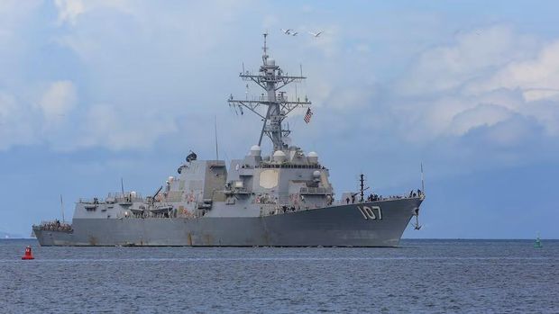 Kapal perang AS, USS Gravely The U.S. Navy destroyer USS Gravely (DDG-107) approaches Port of Spain for joint training with the Trinidad and Tobago Defence Force to strengthen regional security and military cooperation, as seen from Port of Spain, Trinidad and Tobago, October 26, 2025. REUTERS/Andrea De Silva Purchase Licensing Rights