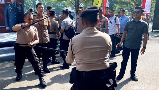 Kapolda Jabar lepas 23 mobil PAMAPTA Kapolda Jabar lepas 23 mobil PAMAPTA