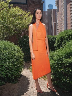 Selebritas hingga Musisi Hollywood Ganti Nama Beken, Berujung Cuan