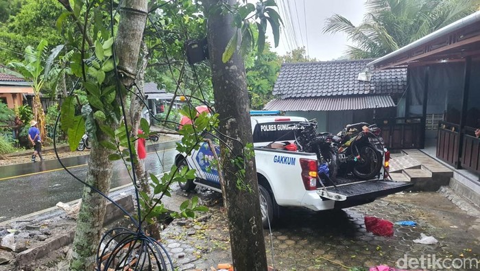 Kecelakaan Jogja Lokasi kecelakaan truk molen dan dua motor di Jalan Bedoyo-Baran, Kerdonmiri, Karangwuni, Rongkop, Gunungkidul, Senin (27/10/2025).