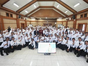 Mensos Resmikan Pelatihan Kepala Sekolah Rakyat di Kota Bandung
