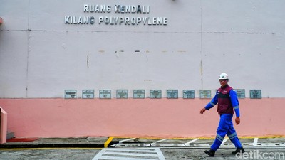 Melihat Kilang Pertamina Plaju yang Mampu Produksi Polytam 6,1 Ton per Jam