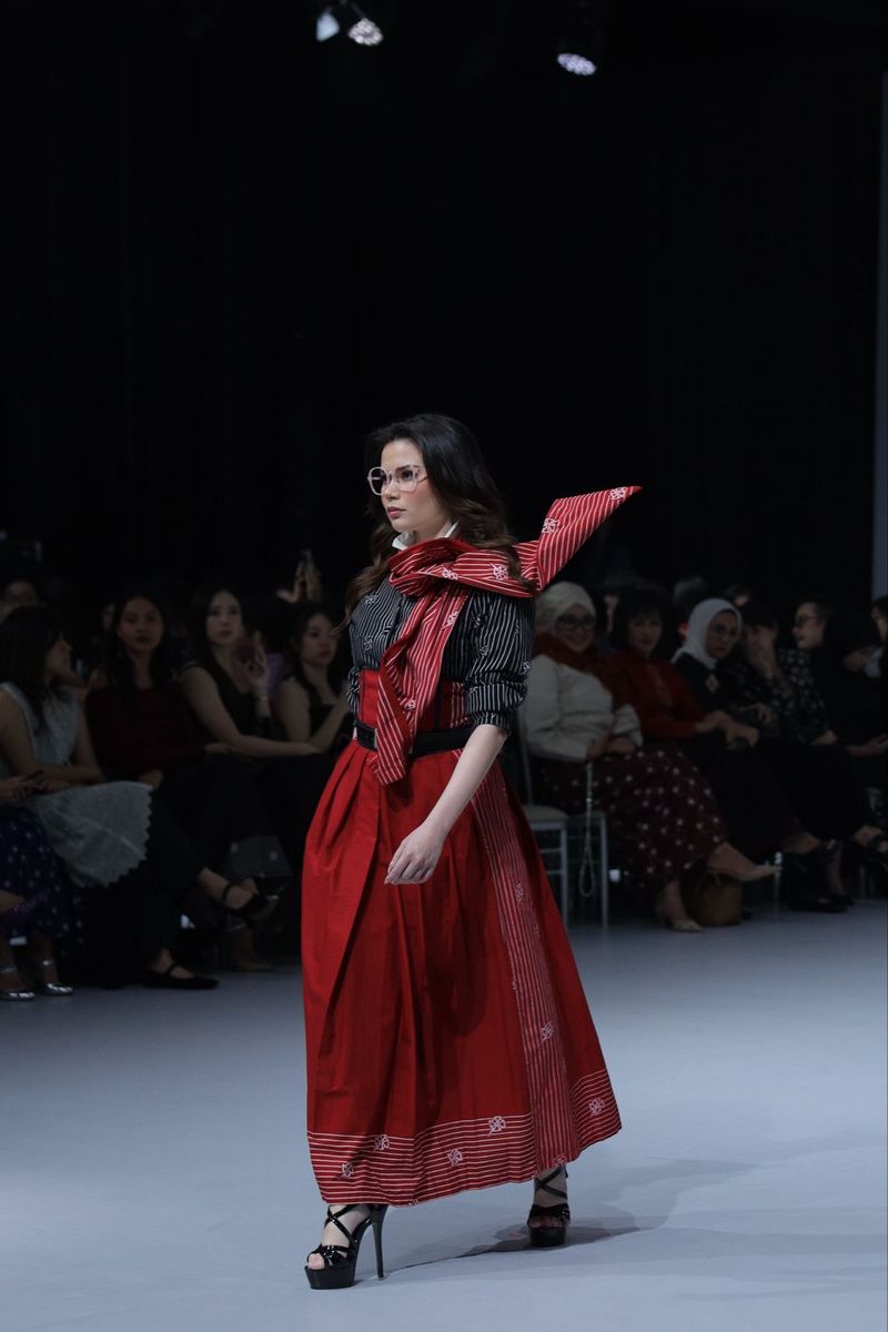 Koleksi OE x Wilsen Willim Siklus 3.0 Koleksi OE x Wilsen Willim Siklus 3.0