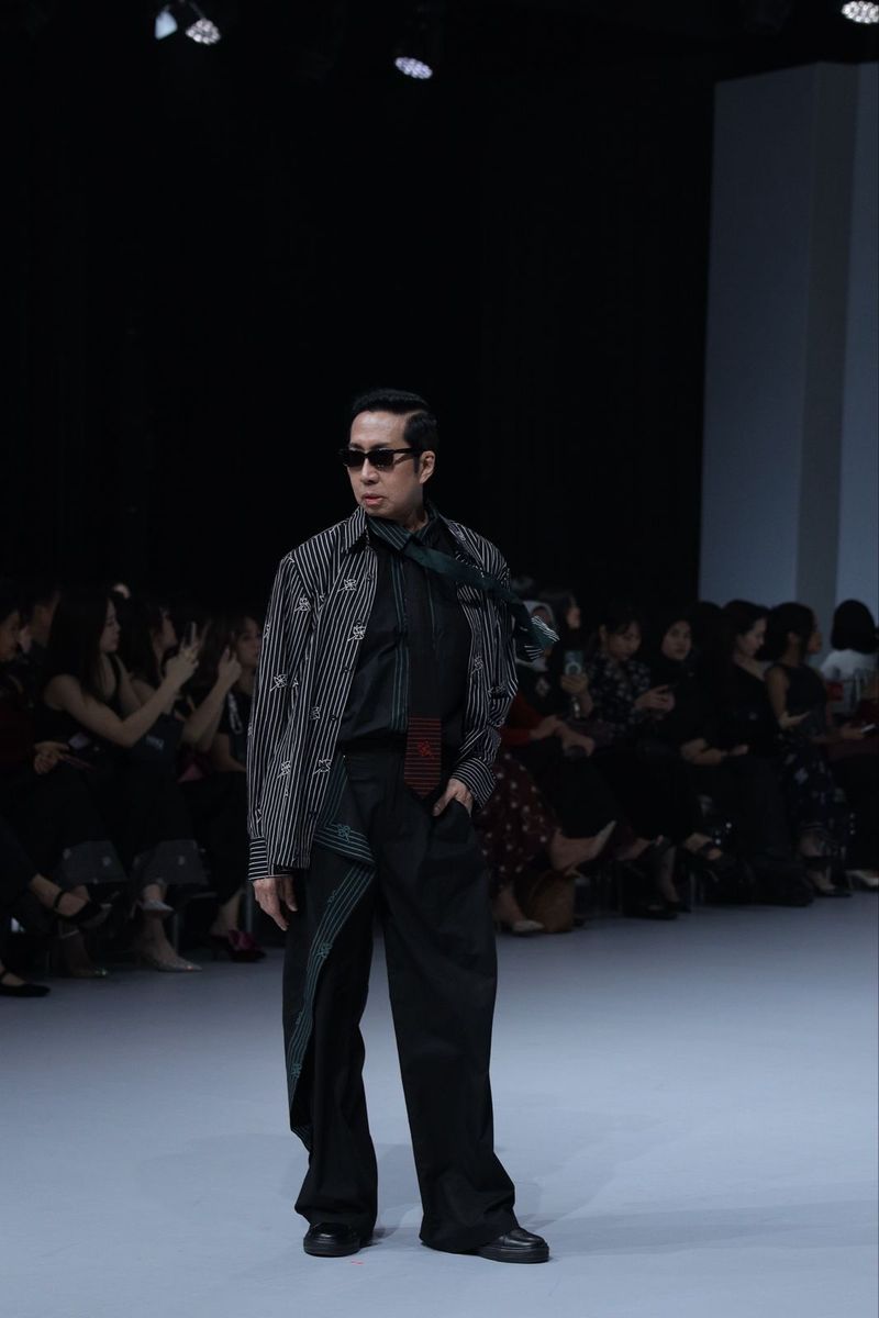 Koleksi OE x Wilsen Willim Siklus 3.0 Koleksi OE x Wilsen Willim Siklus 3.0