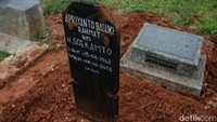 Sistem makam tumpang dilakukan dalam satu liang lahad keluarga sehingga dinilai cukup efektif menjadi solusi sementara di tengah keterbatasan lahan pemakaman di Ibu Kota.