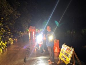 Hati-hati Ada Longsor di Jalan Raya Simo - Klego Boyolali