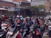 Simpang Marlboro-Gunung Salak Denpasar Macet Parah, Ini Penyebabnya