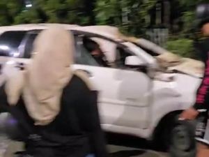 Jalan Urip Sumoharjo Makassar Macet Parah Malam Ini Imbas Pohon Tumbang