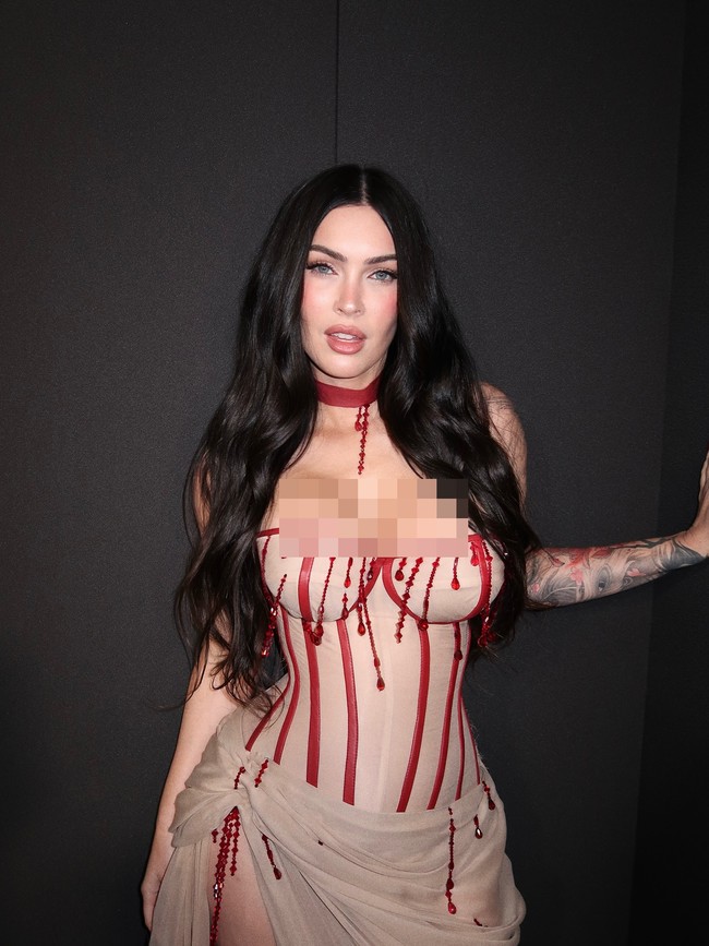 Jennifer’s Body’ ditayangkan kembali dalam sebuah pemutaran spesial di Academy Museum. Sang bintang, Megan Fox, pun hadir bersama sutradara, Karyn Kusama untuk merayakan film horror remaja yang rilis 2009 itu. Foto: Instagram @justinemarjan