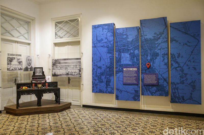 Museum Sumpah Pemuda menjadi salah satu destinasi edukatif yang penuh nilai sejarah di Jakarta Pusat. Berlokasi di Jalan Kramat Raya No. 106, museum ini menyimpan jejak penting perjuangan pemuda Indonesia dalam merumuskan semangat persatuan yang tertuang dalam Sumpah Pemuda 28 Oktober 1928.