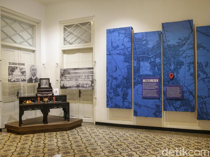 Melihat Museum Sumpah Pemuda Museum Sumpah Pemuda menjadi salah satu destinasi edukatif yang penuh nilai sejarah di Jakarta Pusat. Berlokasi di Jalan Kramat Raya No. 106, museum ini menyimpan jejak penting perjuangan pemuda Indonesia dalam merumuskan semangat persatuan yang tertuang dalam Sumpah Pemuda 28 Oktober 1928.