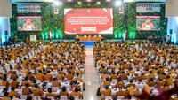 Rapat ini menghadirkan Sekretaris Daerah (Sekda) dan perwakilan Badan Perencanaan Pembangunan Daerah (Bappeda) dari seluruh Indonesia, yang digelar di Balairung Kampus Institut Pemerintahan Dalam Negeri (IPDN), Kabupaten Sumedang, Jawa Barat, Senin (27/10/2025). ANTARA FOTO/Raisan Al Farisi Rapat ini menghadirkan Sekretaris Daerah (Sekda) dan perwakilan Badan Perencanaan Pembangunan Daerah (Bappeda) dari seluruh Indonesia, yang digelar di Balairung Kampus Institut Pemerintahan Dalam Negeri (IPDN), Kabupaten Sumedang, Jawa Barat, Senin (27/10/2025). ANTARA FOTO/Raisan Al Farisi