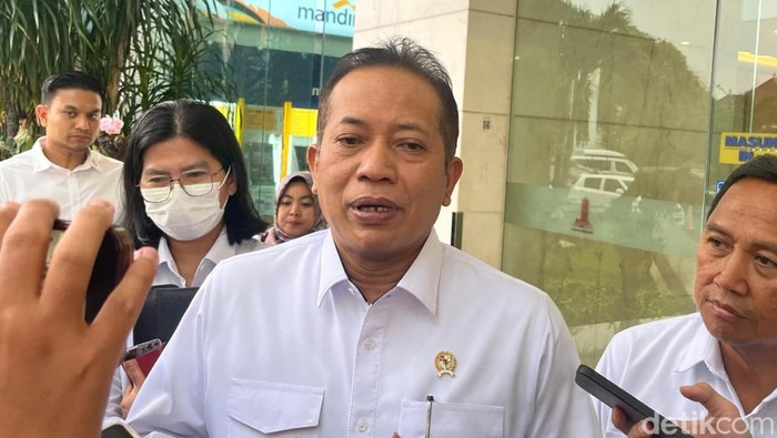 Menteri Koperasi (Menkop) Ferry Juliantono Menteri Koperasi (Menkop) Ferry Juliantono